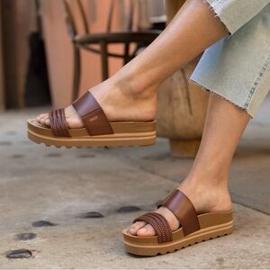 Reef Vista Hi Slides (Brand New)